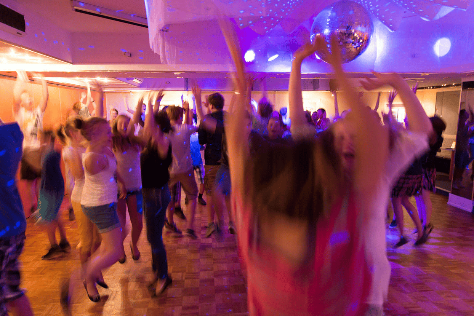 jugend-party-tanzen-tanzschule-bruehl