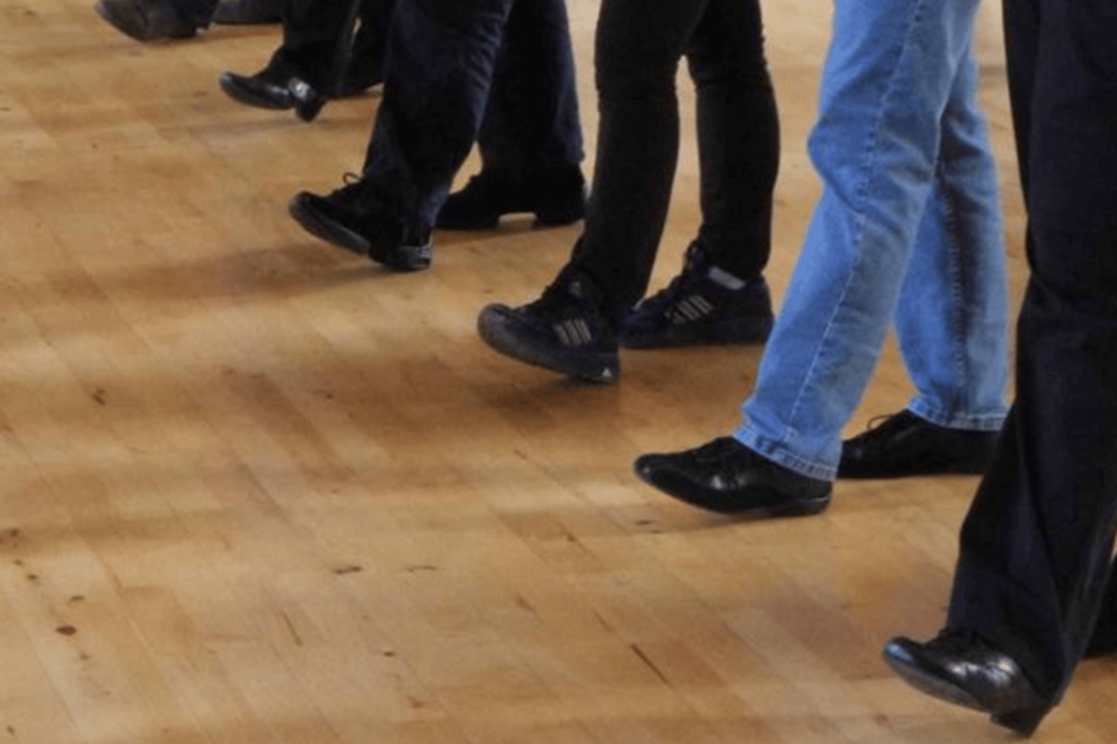 line-dance-tanzen-gruppe-bruehl