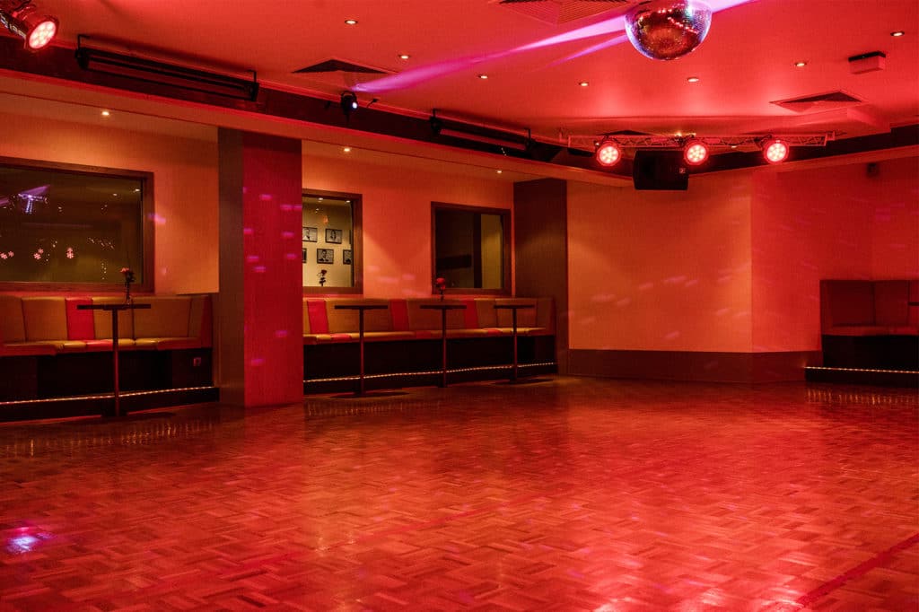 TanzBreuer_Hennef_Saal 2_Sitzgruppe