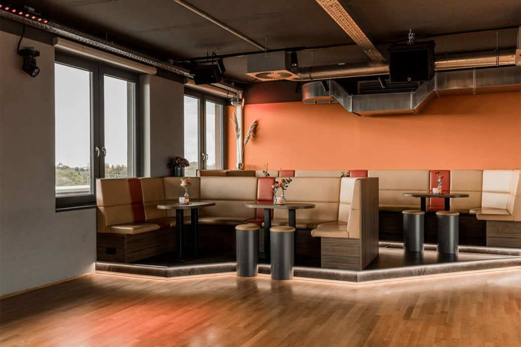 TanzBreuer_Troisdorf_Saal 3_Sitzgruppe